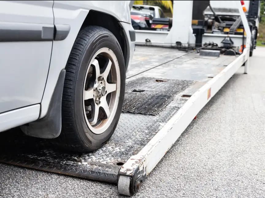 Vehicle wheel on a loading ramp