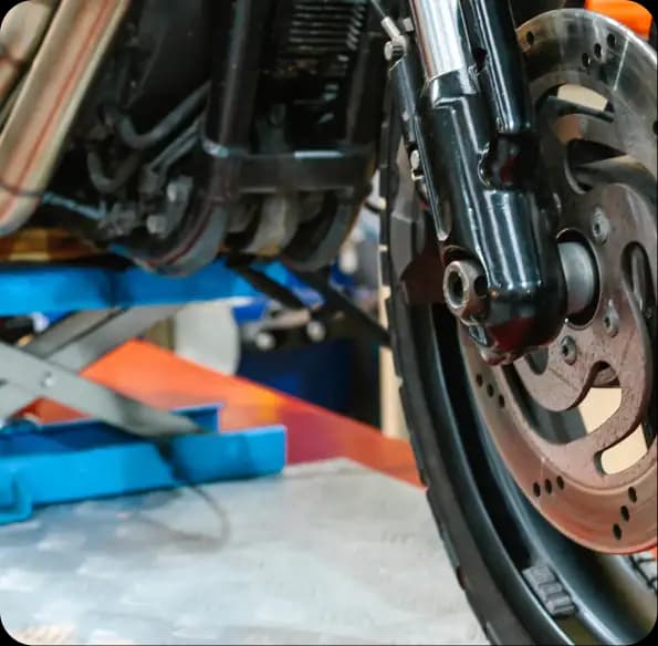 Motorcycle front wheel and brake disc